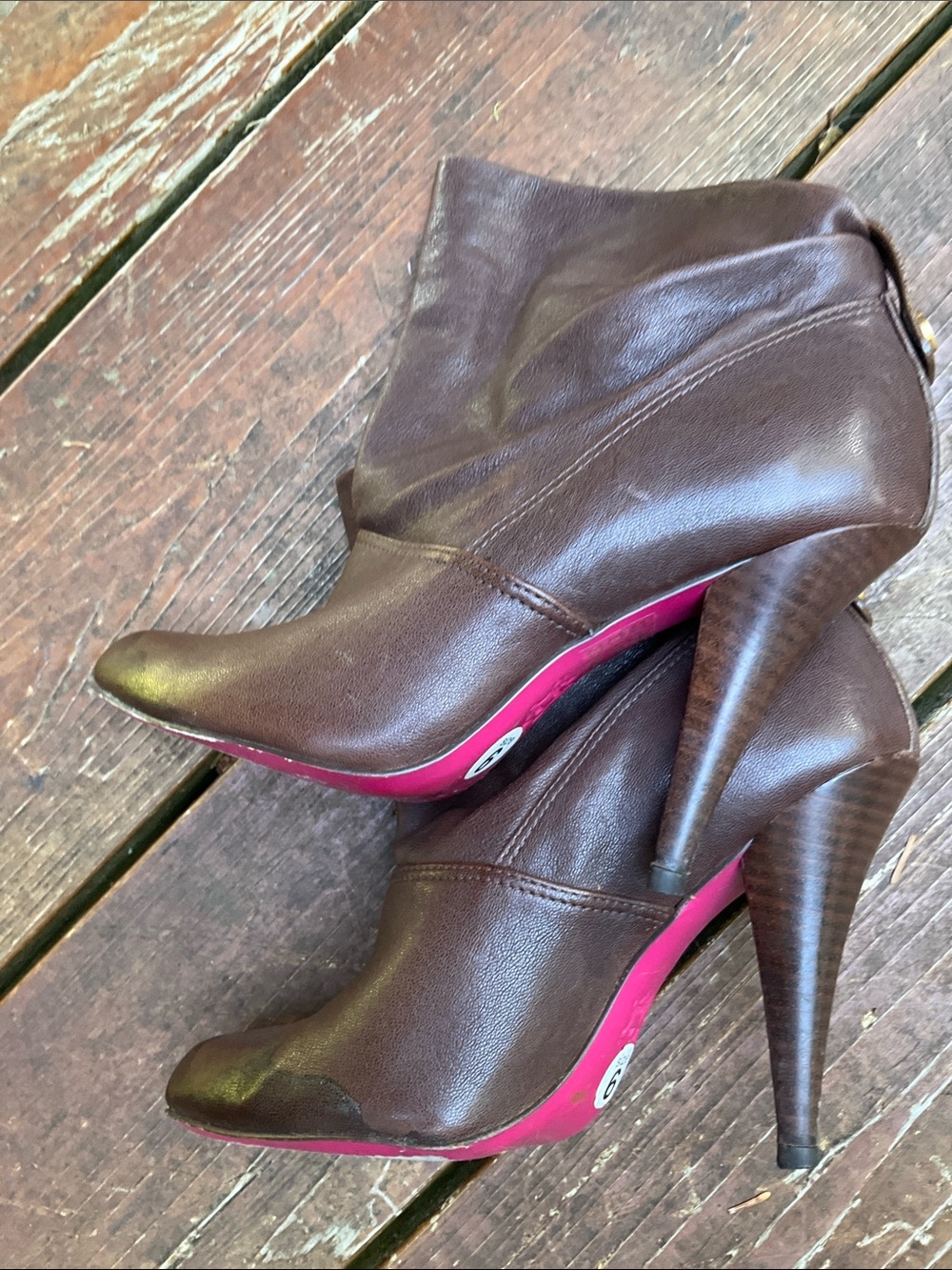BCBG MAXAZRIA Chocolate Brown Slouch Booties 6